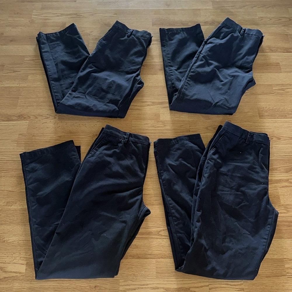 👙Amazon Essentials Men’s 32W x 34L Navy Blue Dress Pants
